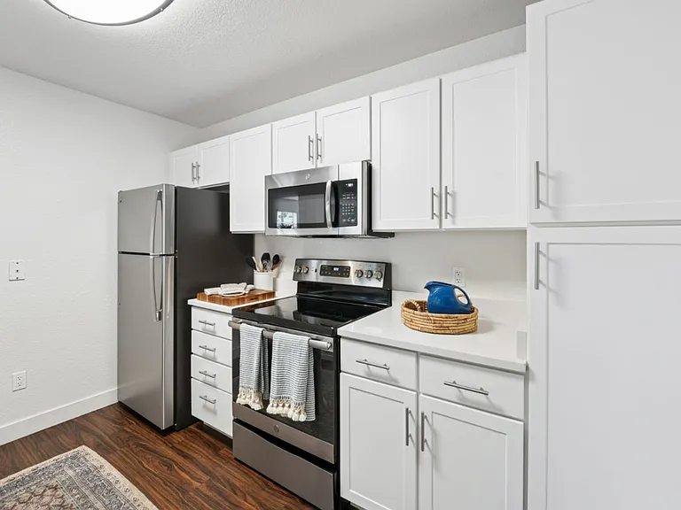 The Presidio Apartments — Photo 28