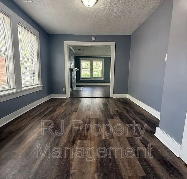 425 Carpenter St — Photo 4