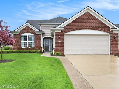 1215 Lark St, Lake Orion, MI, 48360