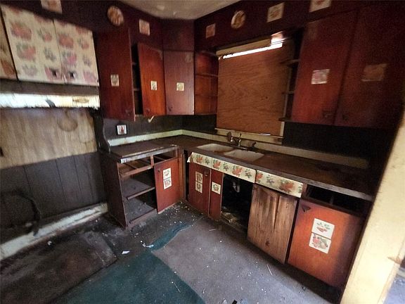 4th image of 811 Tulsa St
