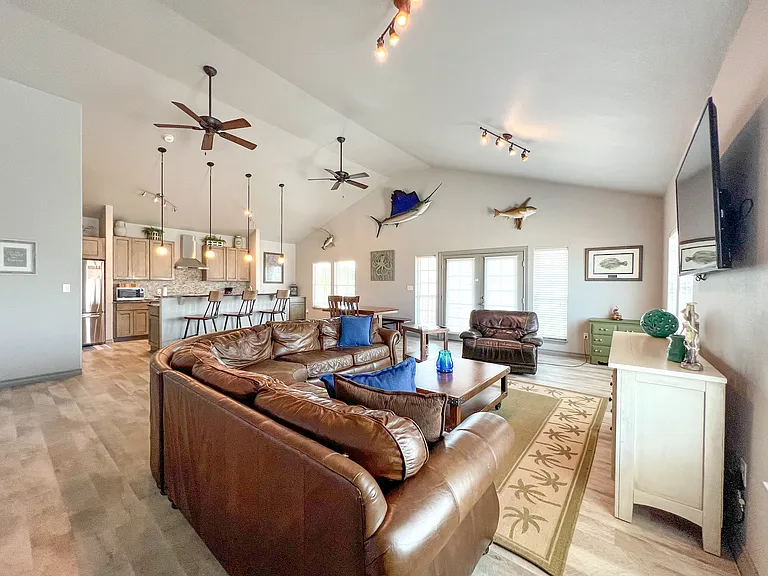 4037 Summit Dr — Photo 11