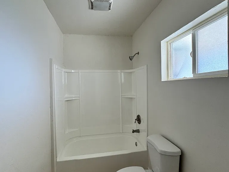 3863-67 Franklin Ave #3865 — Photo 17