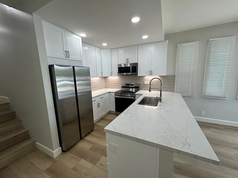 1723 W Balboa Blvd #A — Photo 8