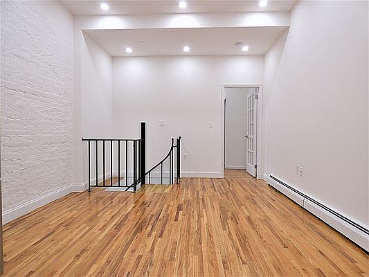 5th image of 526 E 85th St APT 1D