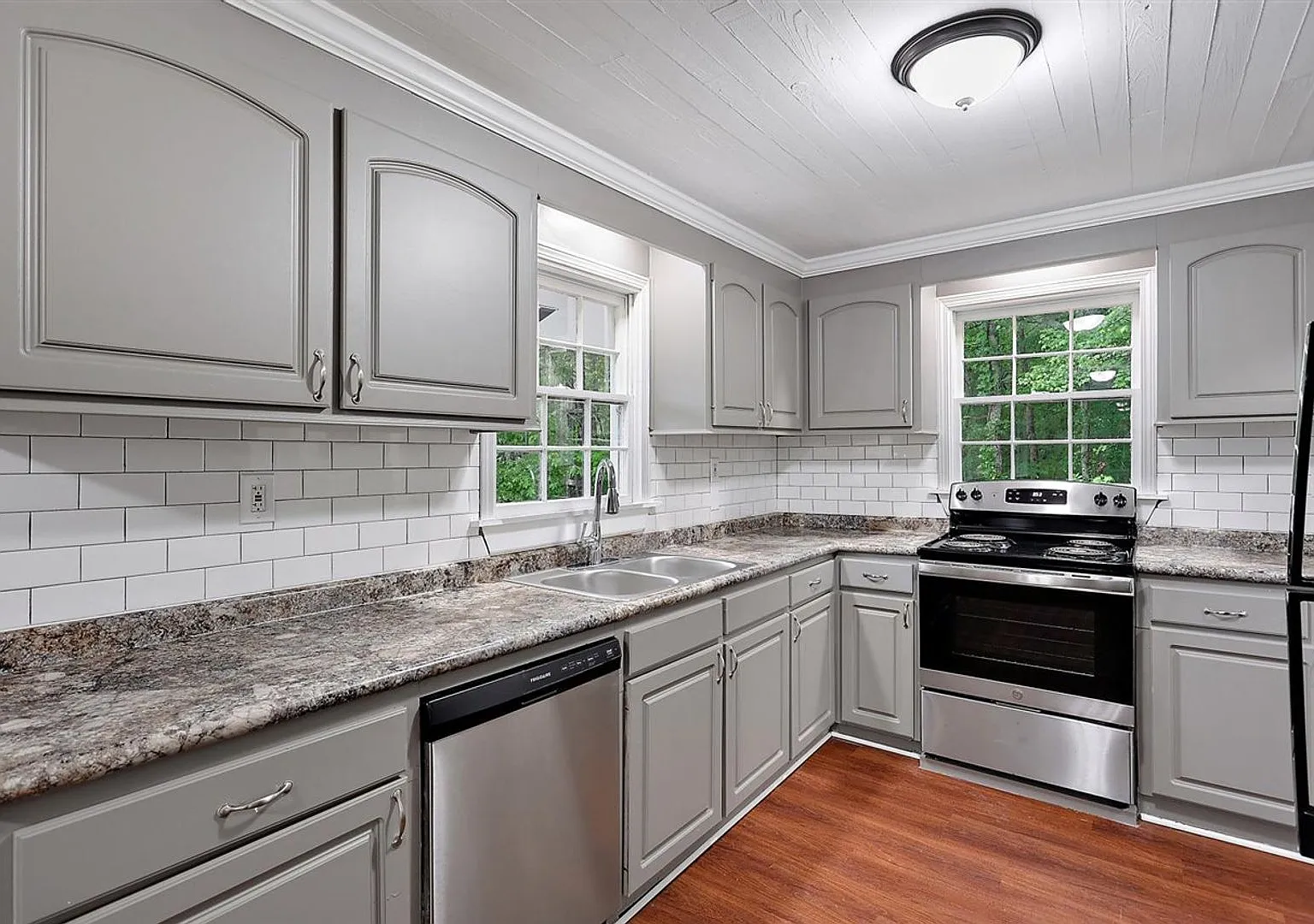 Cozy 2BR/1BA Home for Rent in Highly Sought-After Brandon School District - Perfect for Small Fam... — Photo 2