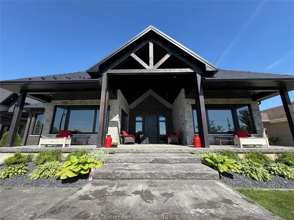 3674 Saint Clair Pkwy, Saint Clair, ON N0P 2H0