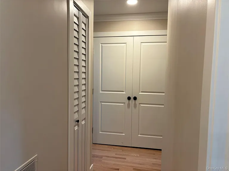 452 Somerset Dr #F — Photo 17