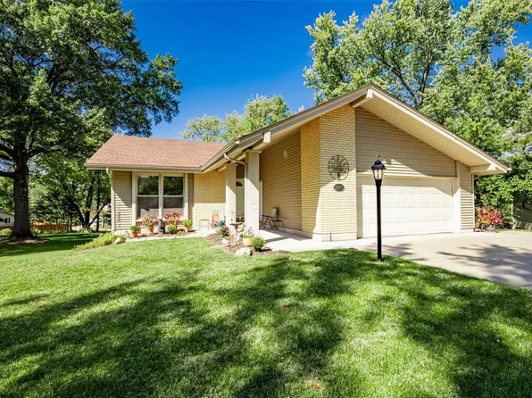 2197 Cherrycove Ct, Maryland Heights, MO 63043
