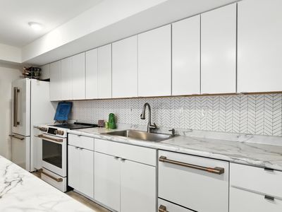 6304 Barrie Rd APT 1C, Edina, MN, 55435