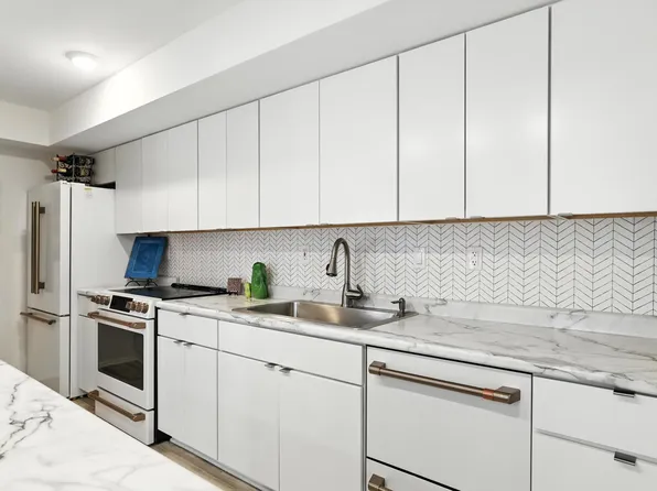6304 Barrie Rd APT 1C, Edina, MN 55435