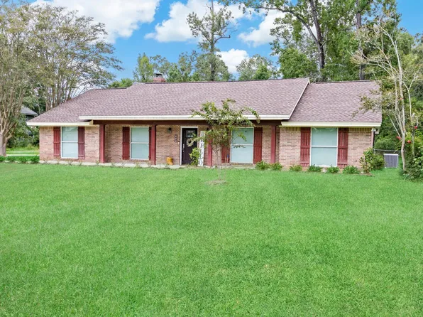 450 Piney Point Dr, Sour Lake, TX 77659