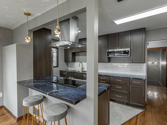 2nd image of 727 W Augusta Ave #727