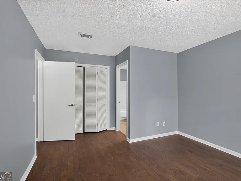 1024 Wiltshire Way — Photo 8