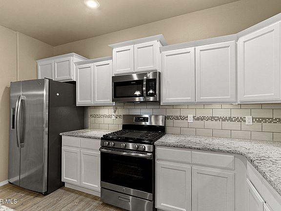 3rd image of 7541 Wolf Creek Dr