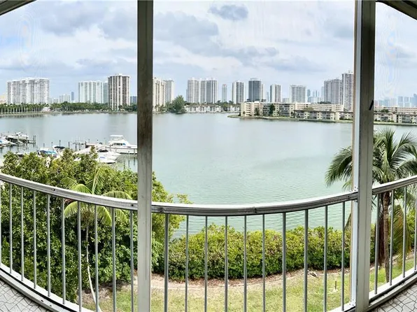 2861 Leonard Dr APT F601, Aventura, FL 33160