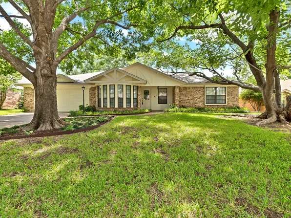 7254 Hialeah Cir W, North Richland Hills, TX 76182