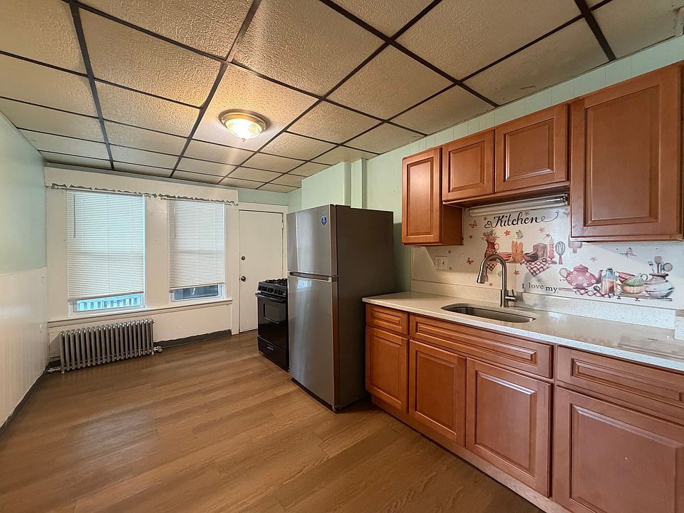 1st image of 44 School St APT 2