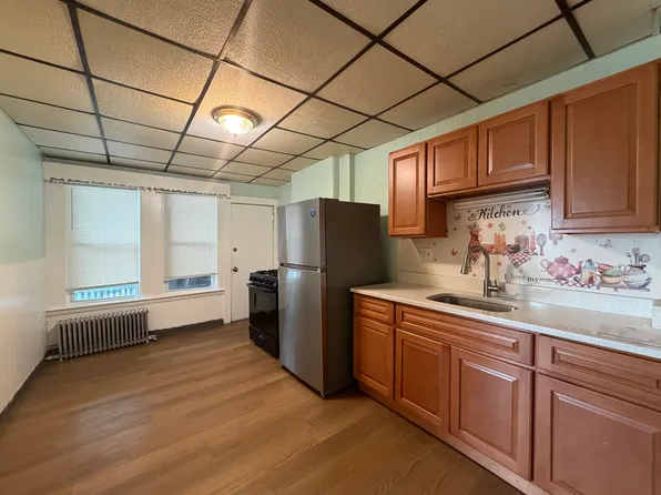 44 School St APT 2, Everett, MA 02149