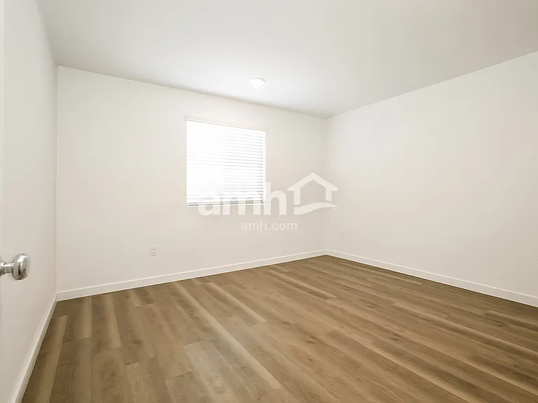 2236 Monroe Ave — Photo 16