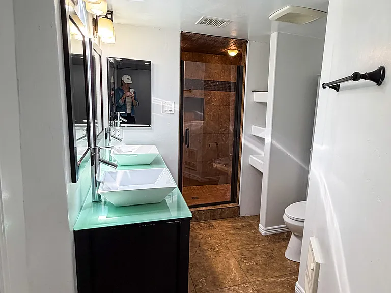 625 S Lone Tree Rd — Photo 10