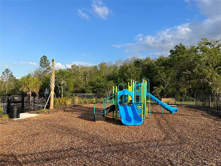 2211 Portrait St — Photo 12