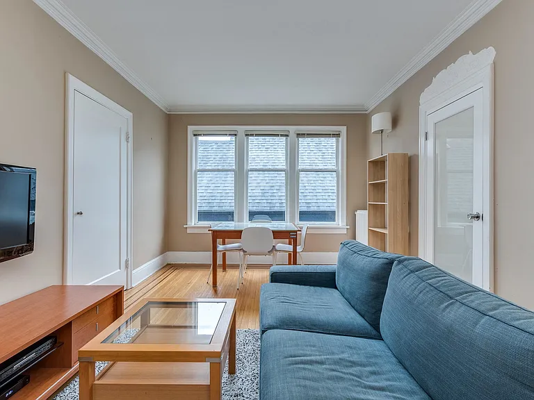 935 Jervis St #11 — Photo 7