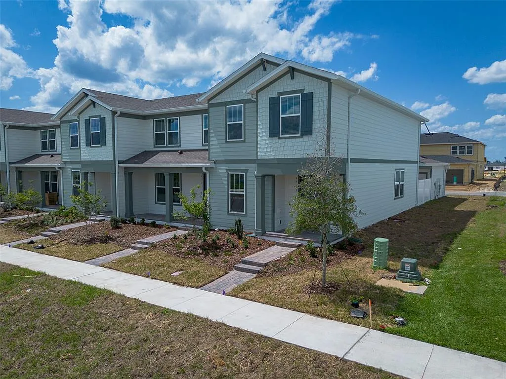4 bed, 3.0 bath, 1652 sqft, $2,650 — Photo 3