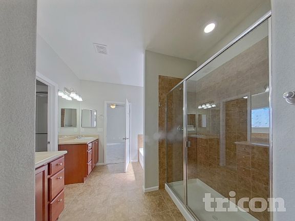 4th image of 6661 Donahue Dr