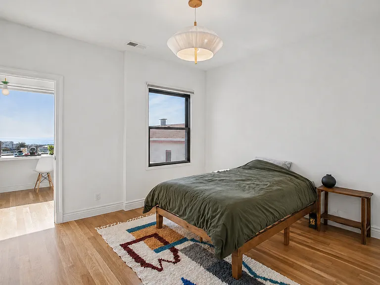 1343 38th Ave — Photo 35