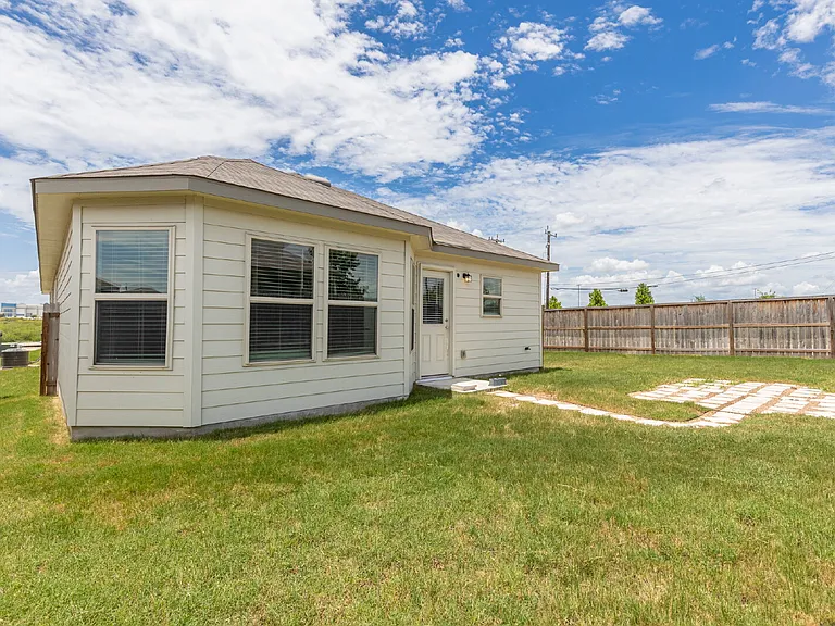 6418 Willow Point Blvd — Photo 28