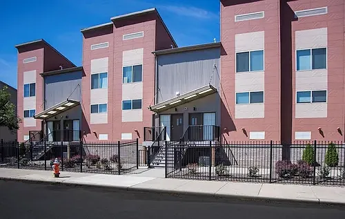 Circle East Townhomes — Photo 2