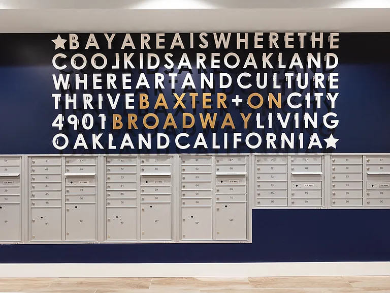 Baxter on Broadway — Photo 22