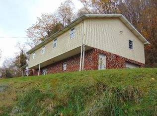 15 Riverside Dr, Richwood, WV 26261