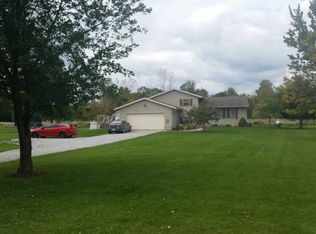 21930 Foster Rd, Wellington, OH 44090