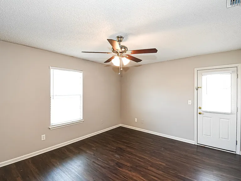 1125 Buccaneer Blvd — Photo 9