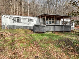 206 Oakridge Dr, Cleveland, GA 30528