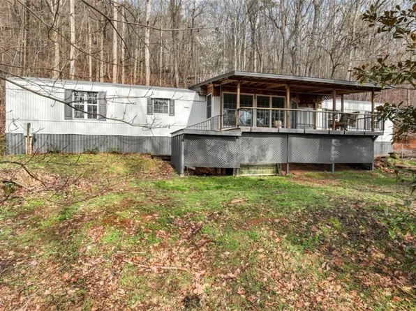 206 Oakridge Dr, Cleveland, GA 30528