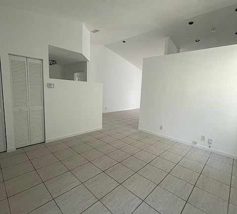 4th image of 912 Savannah Falls Dr #912