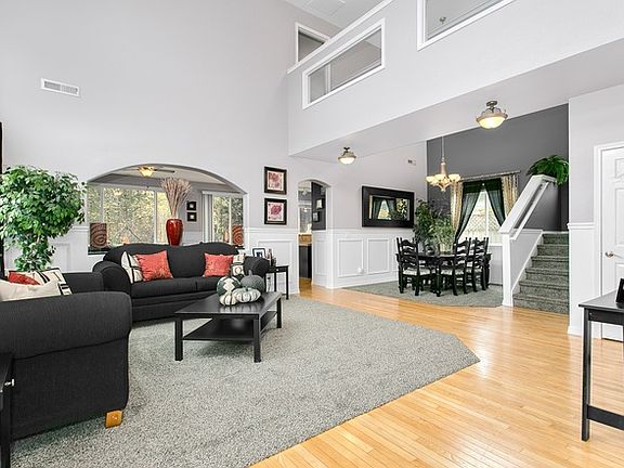 3rd image of 8806 177th St E