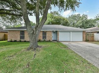 1616 Sleepy Hollow Dr, Pearland, TX 77581