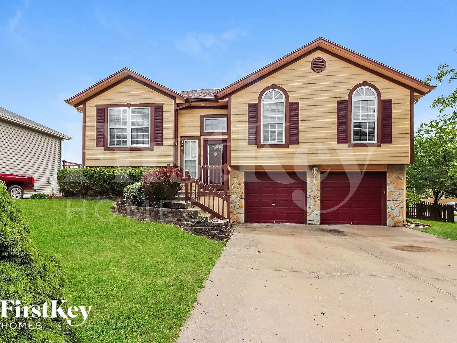3 bed, 2.0 bath, 1788 sqft, $2,370 — Photo 1