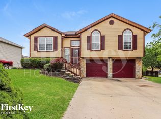 1709 Shelby Dr, Raymore, MO 64083