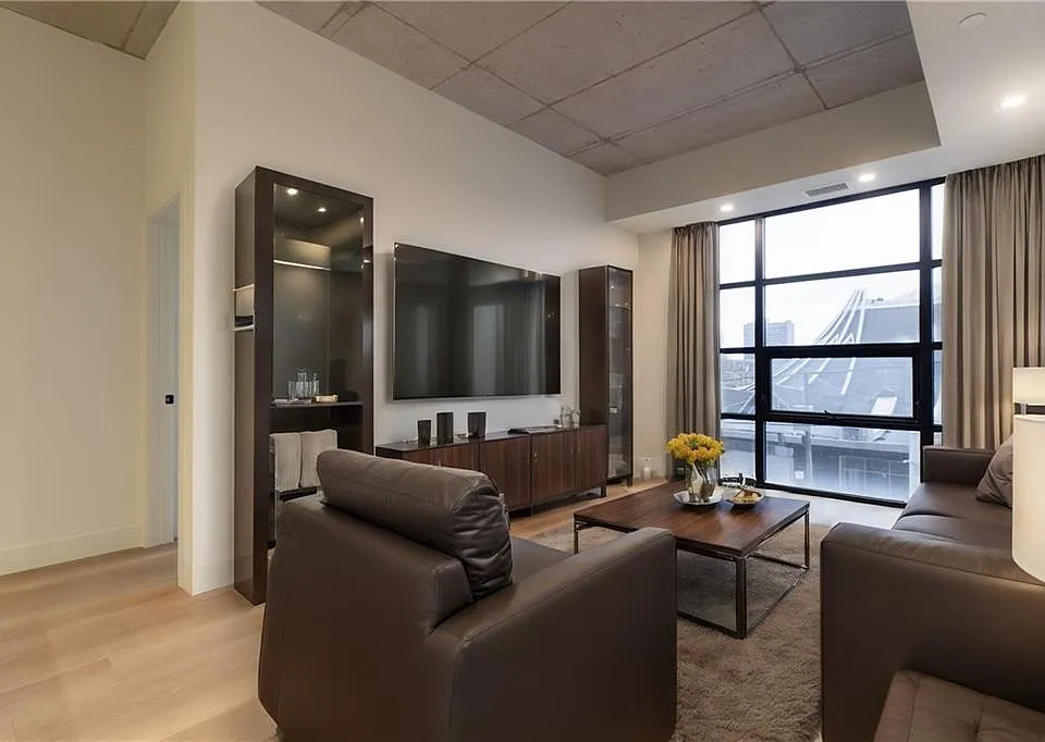 26 Augusta St #208