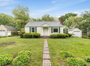 11 Overfield Rd, East Greenwich, RI 02818