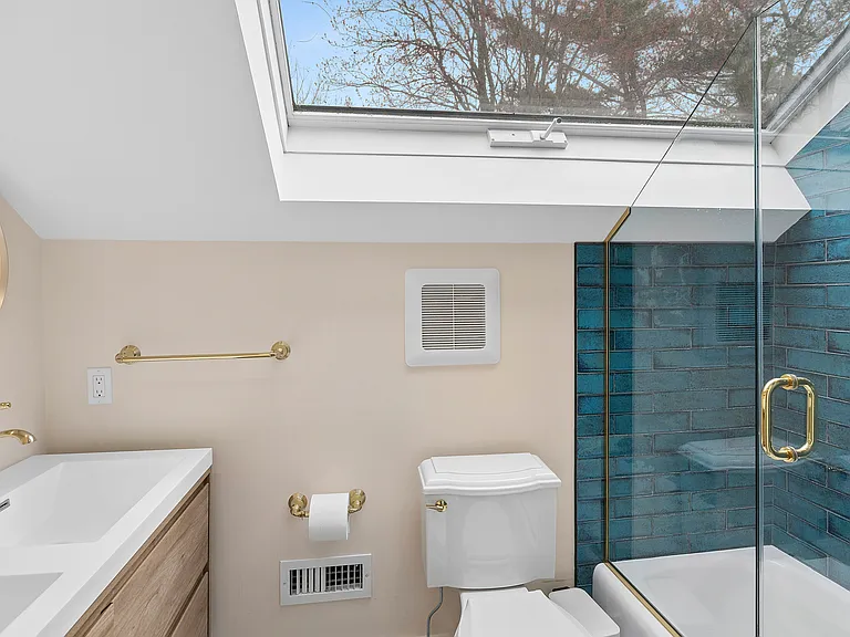 1746 Montauk Hwy — Photo 14