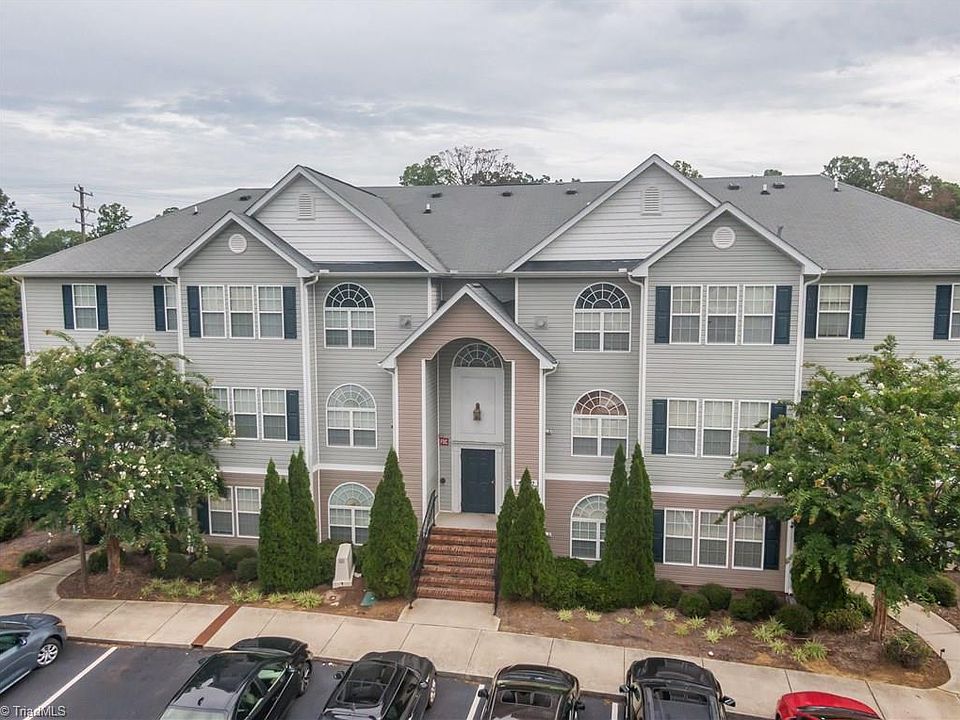 1st image of 4700 Pennoak Ln #C