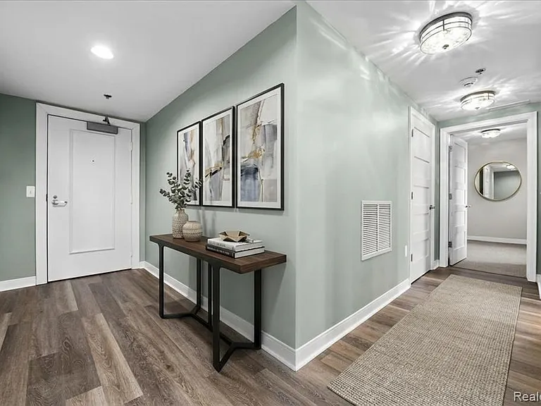 525 W Lafayette Blvd #C21 — Photo 17