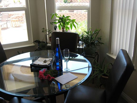 Kitchen dining