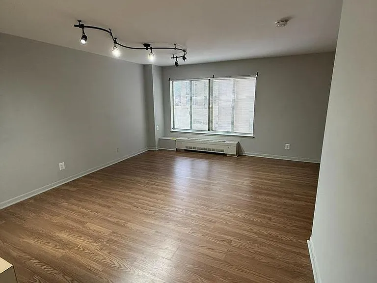 3100 S Manchester St #333 — Photo 3