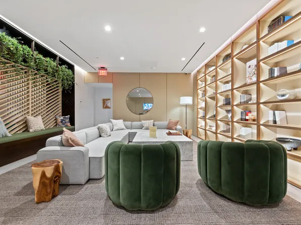 225 West 28th Street image 23 of 26